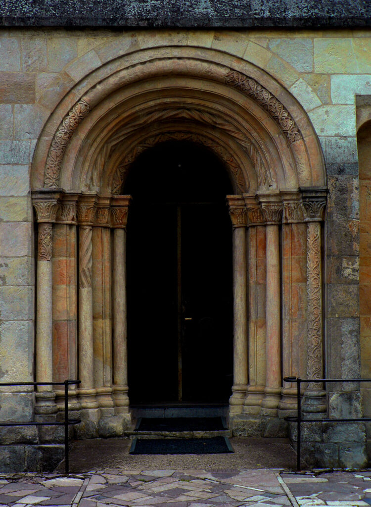 Portal romański, kolegiata w Wiślicy.